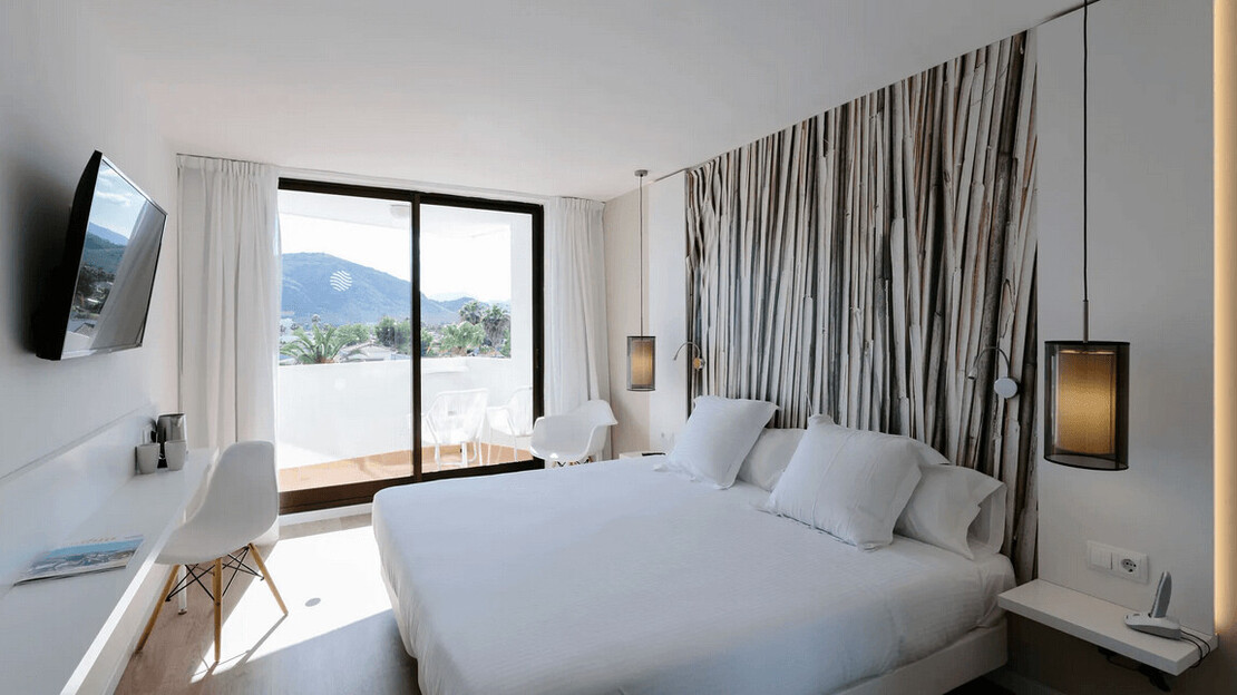 Double Superior Pool View